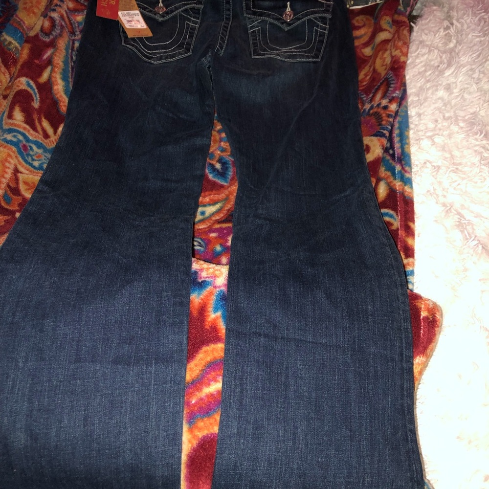 True Religion super stretch straight leg/flip jeans are woman’s Size 31/NWT - Picture 4 of 5
